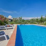Pool & Sun Rici Tatil Evi Loborika