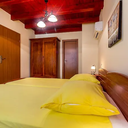 Tatil Evi Pool & Sun Rici Loborika