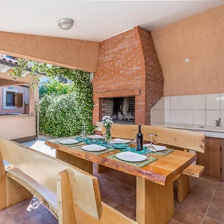 Holiday home Pool & Sun Rici
