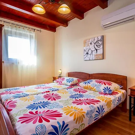 Pool & Sun Rici Semesterbostad